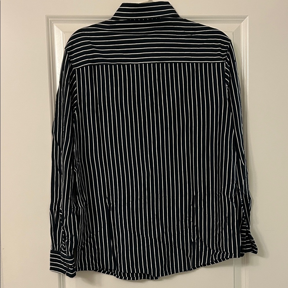 Elegant Black and White Striped Men's Shirt - Picture 3 of 5